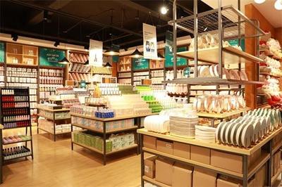 比多快时尚百货加盟 抢占市场先机的明智之选